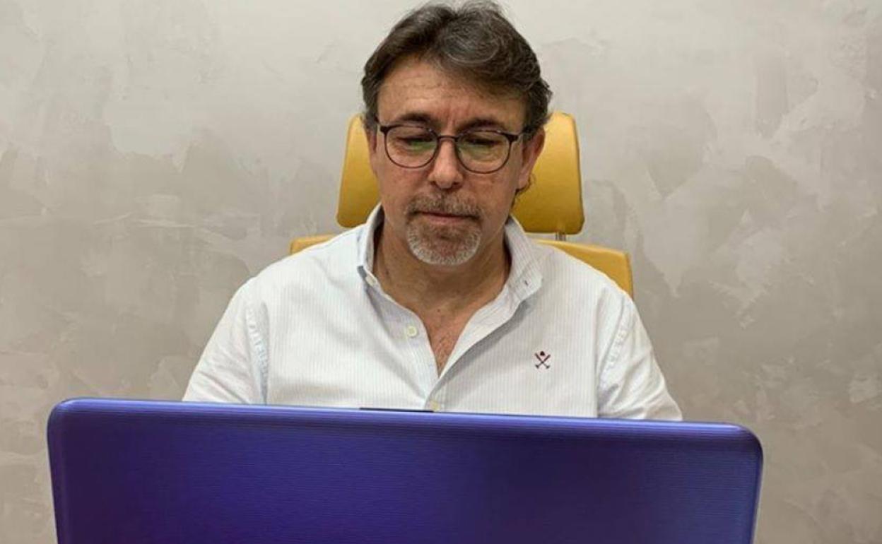 Francisco López, ex concejal del PSOE en el Ayuntamiento de Adra. I