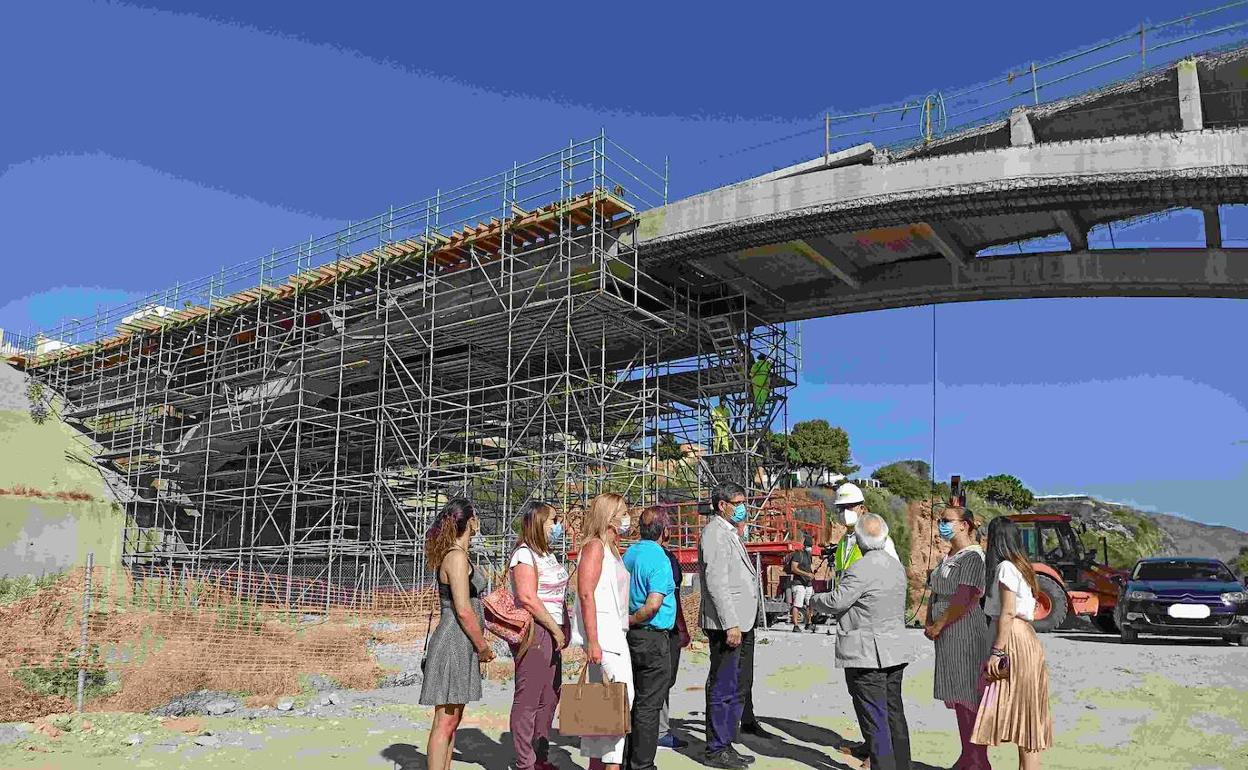 Las obras del puente de Puente del Río se prolongarán hasta octubre