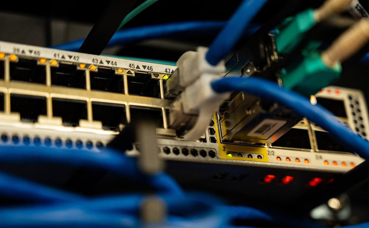 La fibra óptica de Venta Nueva, Guainos y Cuatro Higueras beneficia a 400 vecinos