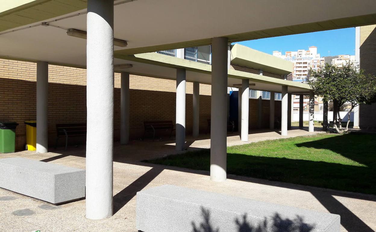 Los institutos de Adra se preparan para la vuelta a las aulas de 2.200 estudiantes