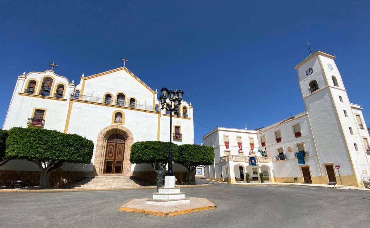 Dalías se queda sin cohetes y denuncia un exceso de vigilancia en sus calles