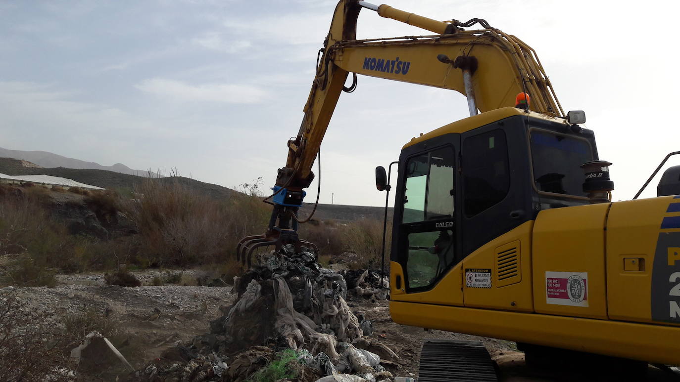 La primera limpieza se llevó a cabo en la desembocadura, a finales de 2016. 