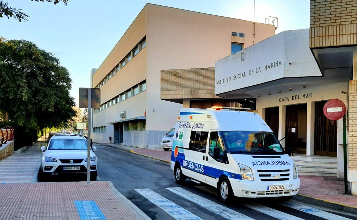 Once personas han fallecido en Adra por coronavirus. 