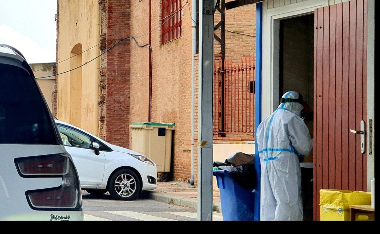 Los contagios por coronavirus siguen en aumento en Adra