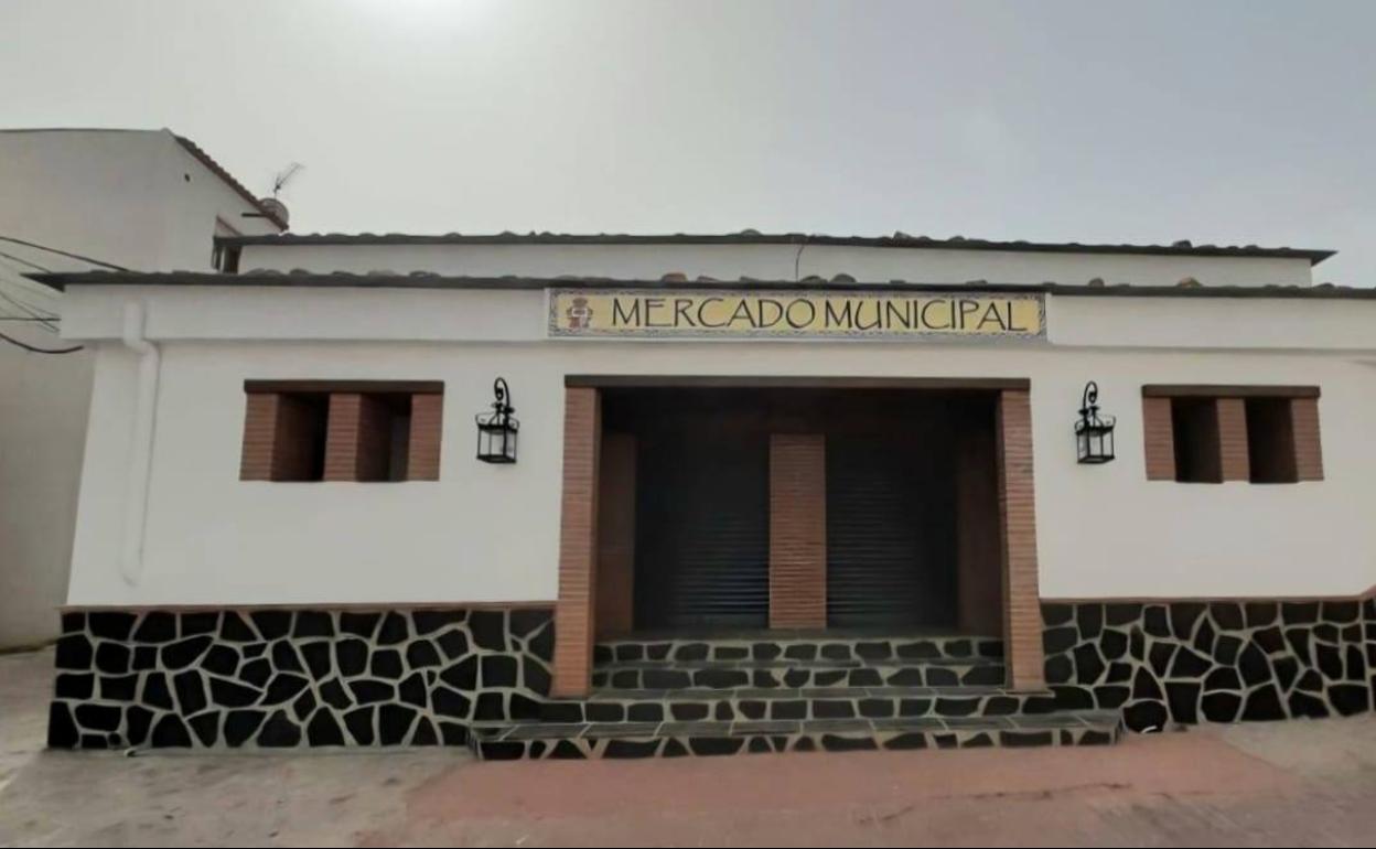 Fondón reinaugura su mercado con puestos libres de tasas