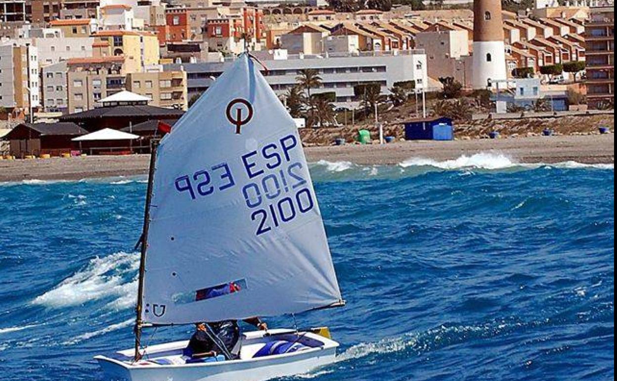 El Club Náutico de Adra reunirá a más de 80 regatistas de toda Andalucía