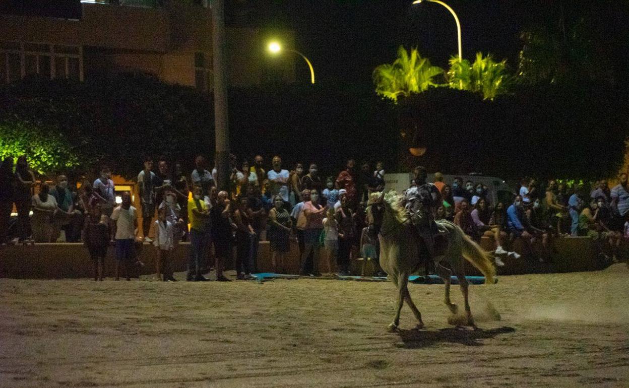 'Carlitos' gana la Carrera de Caballos Ciudad de Adra