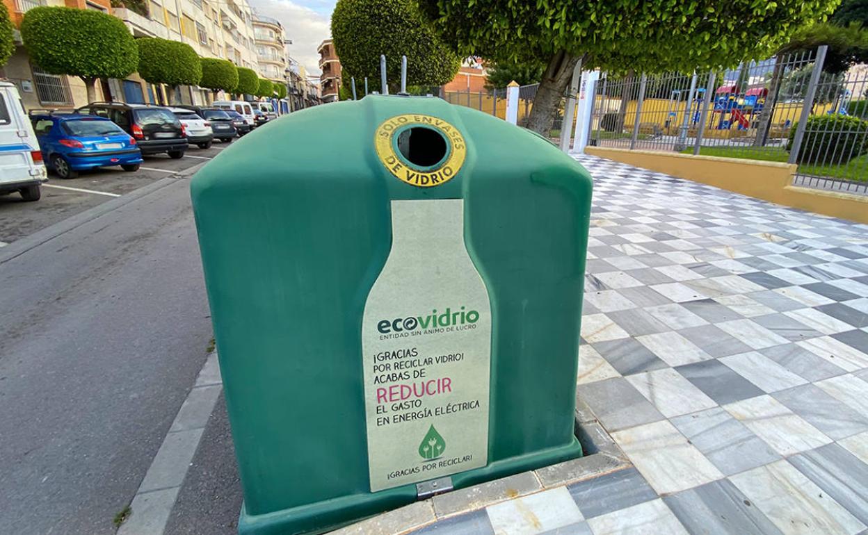 Los virgitanos reciclan más vidrio y superan las 100 toneladas en 2021