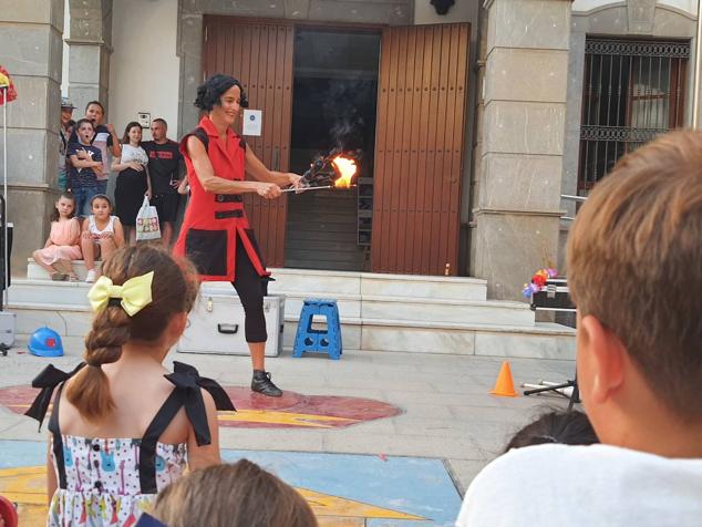 Fotos: Noche en Blanco: tarde de compras en Adra