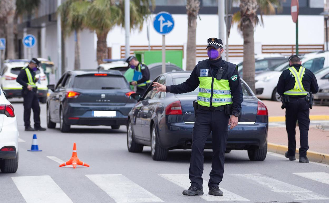 La Policía Local inicia una campaña de tráfico para evitar distracciones