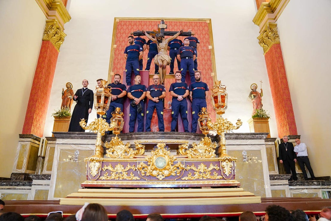Fotos: El Cristo de la Luz ya está en su trono