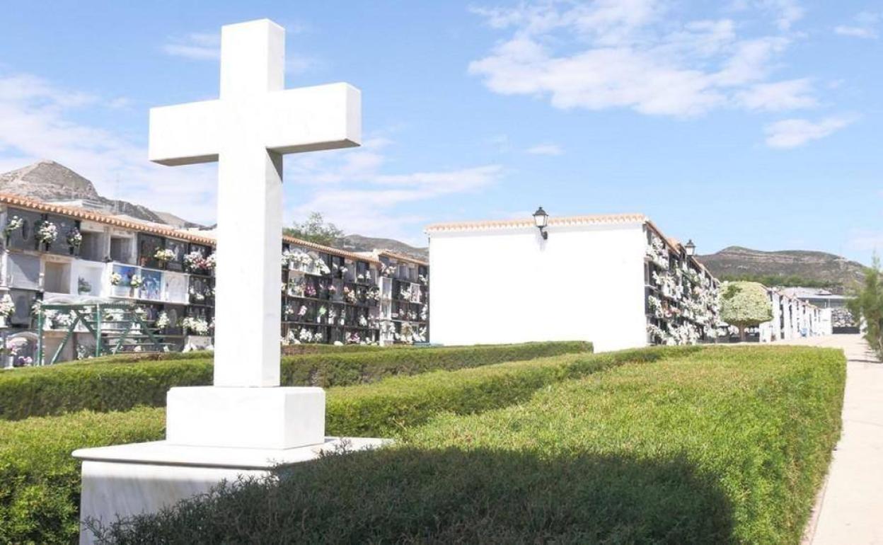El Cementerio de Adra abrirá entre las siete de la mañana y las ocho de la tarde de forma ininterrumpida