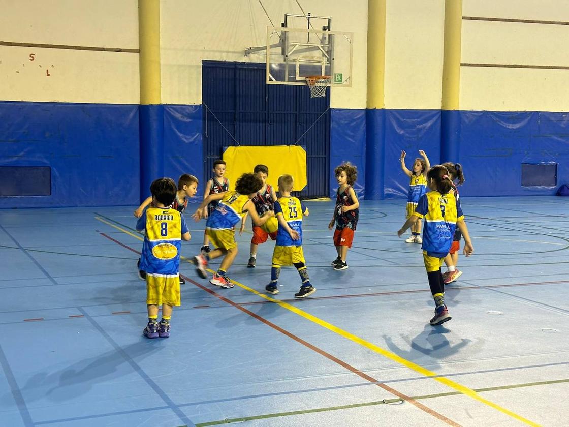 Fin de semana completo: rugby, bádminton y baloncesto en Adra