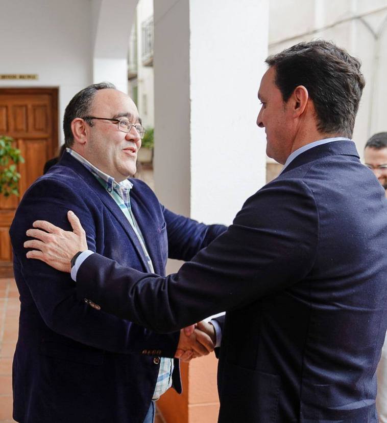El alcalde de Alcolea cambia las siglas de IU por las del PP para revalidar su cargo