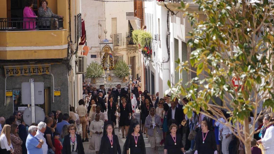 Berja acompaña a su patrona en procesión