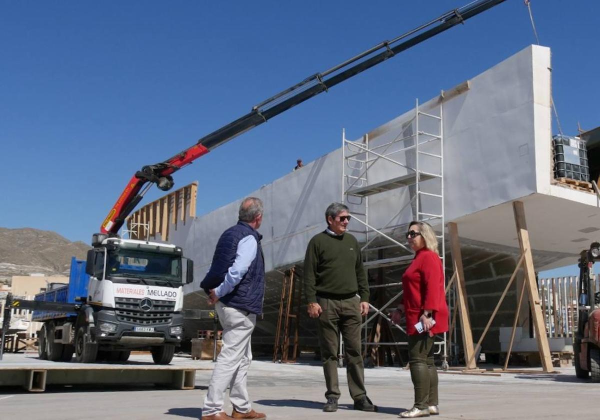 Nicolás Casas construye en Adra un atunero en fibra de 35 metros de eslora