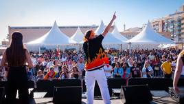 Más de 2.000 personas bailan al ritmo del Sirena Loca Fest