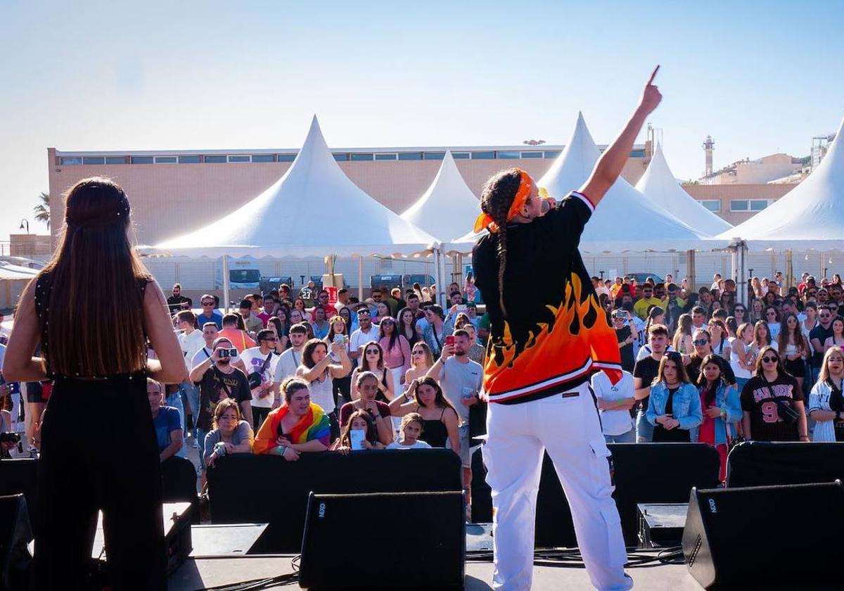 Más de 2.000 personas bailan al ritmo del Sirena Loca Fest