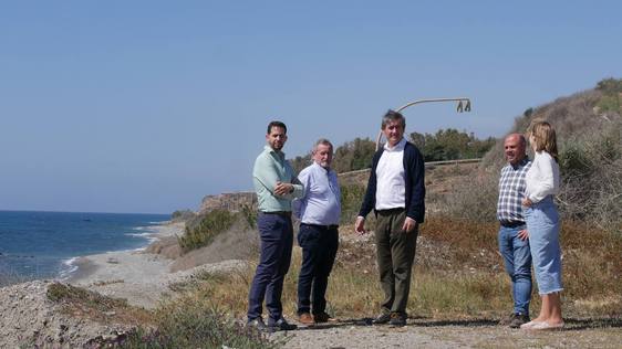 El alcalde anuncia para «junio» el sendero entre La Caracola y El Lance