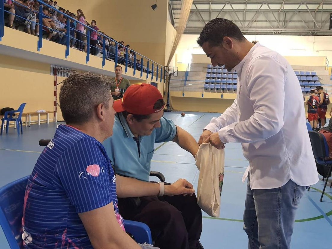Leyendas del Real Madrid, invitado de excepción a la fiesta del baloncesto en Adra