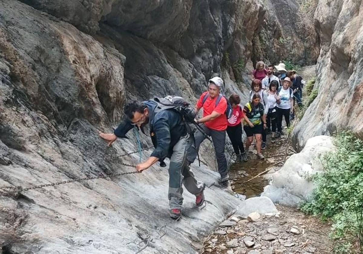 Las Estrechuras de Guainos, próximo destino de Adra en la Senda