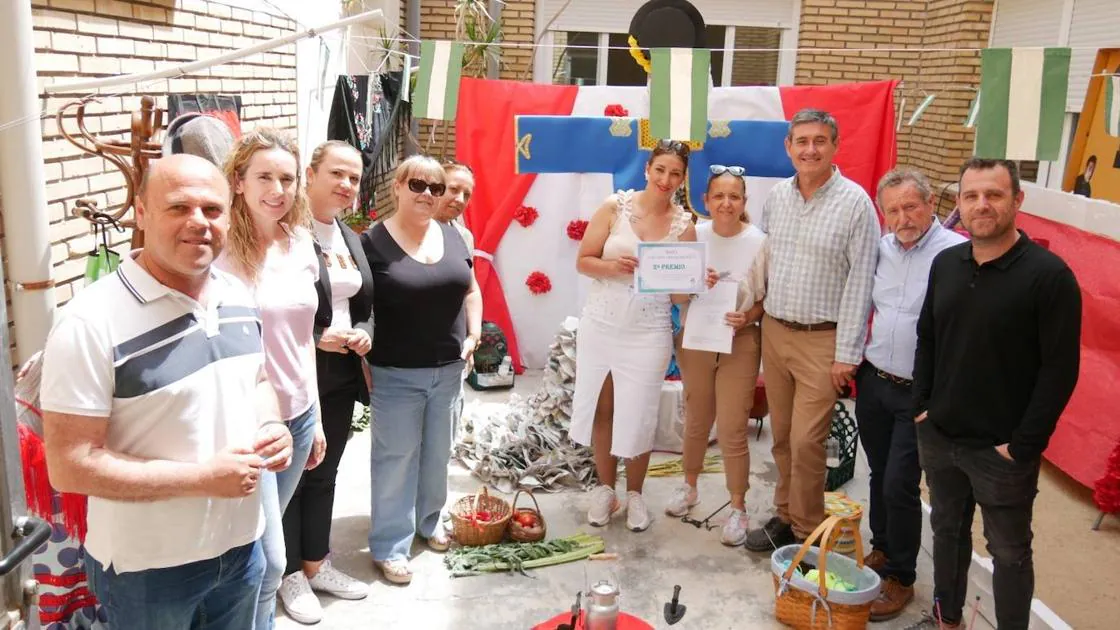 El colegio Pedro Mena gana el Concurso de Cruces de Mayo