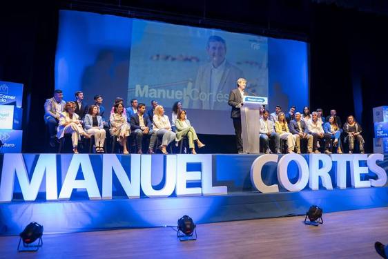 Ampliar el paseo marítimo y trasladar la jefatura de Policía, promesas electorales de Manuel Cortés