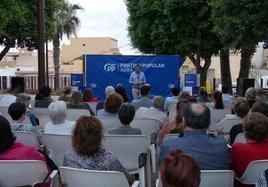 El candidato popular de Adra, durante el acto de inicio de la campaña electoral.
