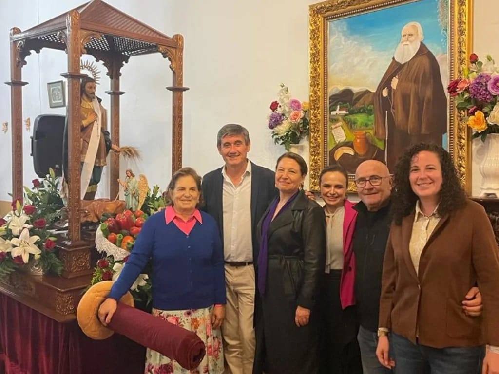 La consejera, en las fiestas de Barranco Almerín
