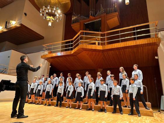 Pedro Mena, tercera posición en el Certamen Nacional de Coros Escolares