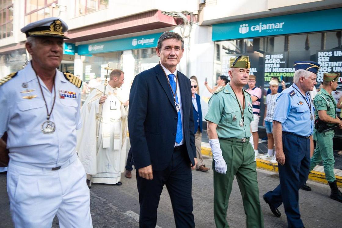 La Virgen del Carmen se asoma a la bahía abderitana