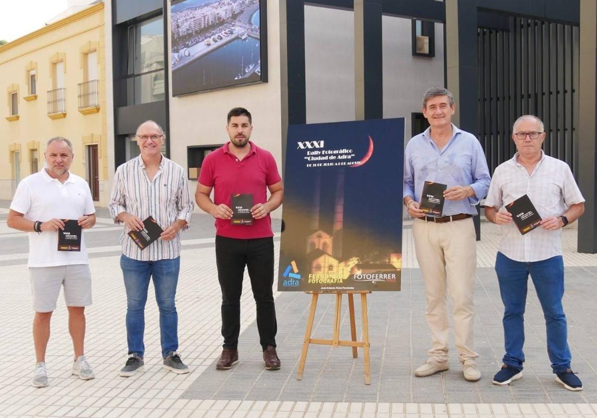 Adra busca su mejor 'foto de perfil'