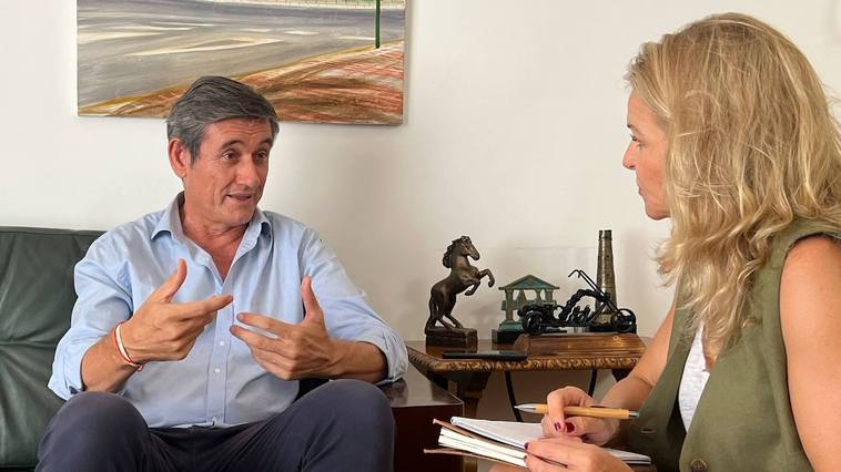 «Mi prioridad es la alcaldía de Adra, voy a seguir siendo alcalde y ejerciéndolo»
