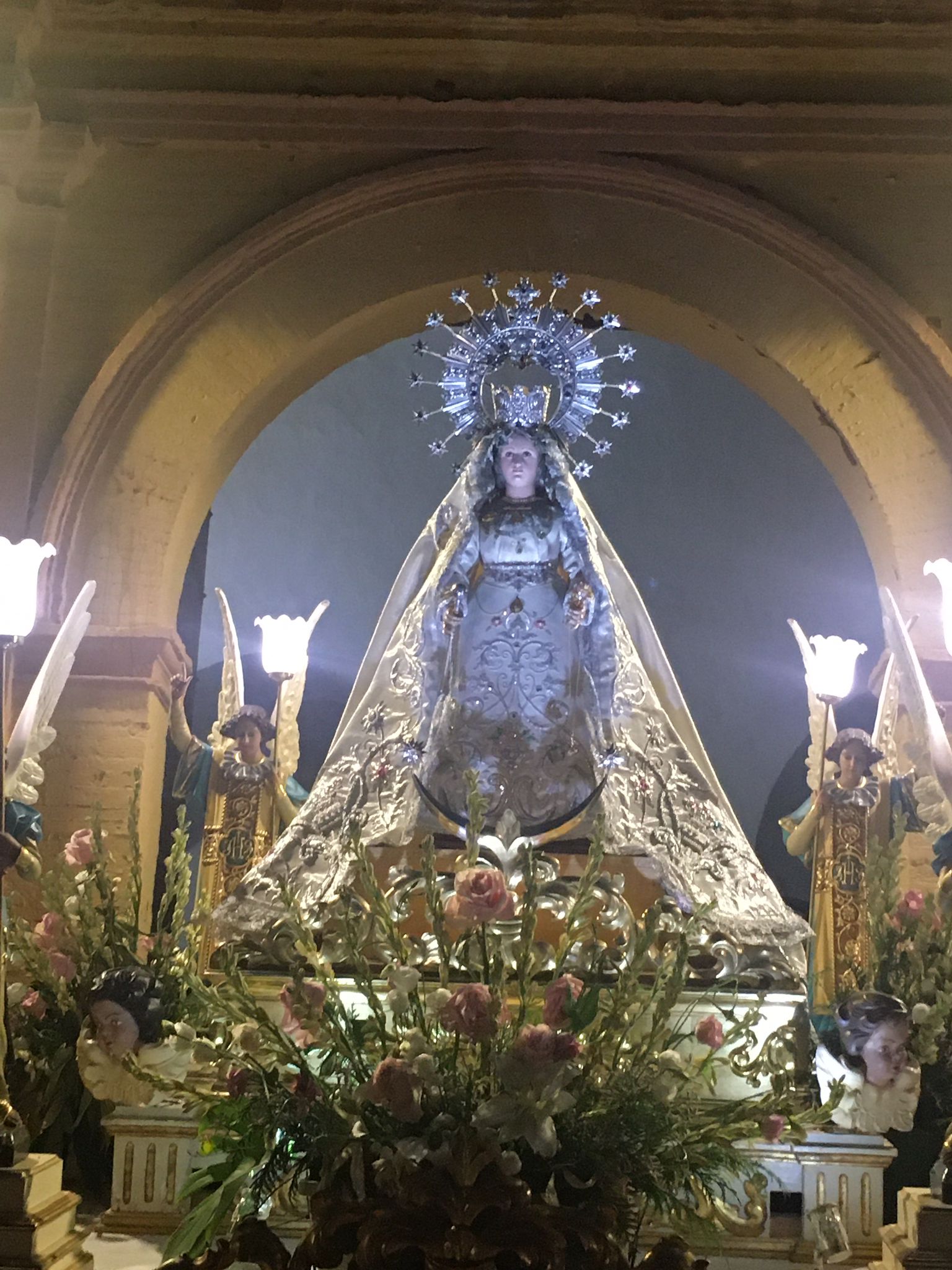 Fuente Victoria saca su fe en procesión