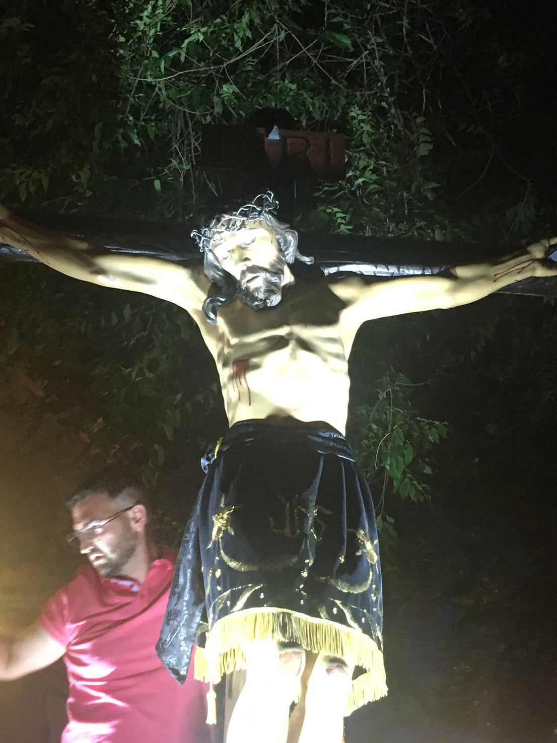 Fuente Victoria saca su fe en procesión
