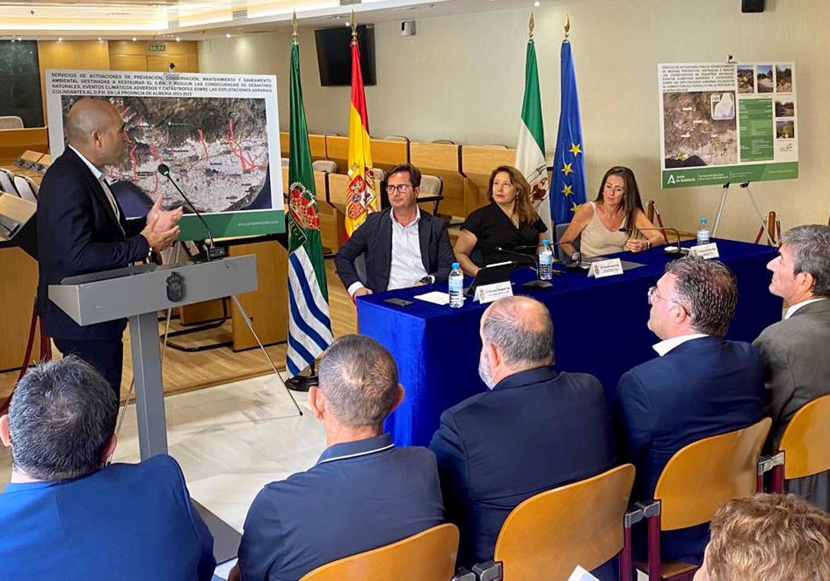 La Junta saneará algunos cauces de Adra, Berja, Dalías y Alcolea