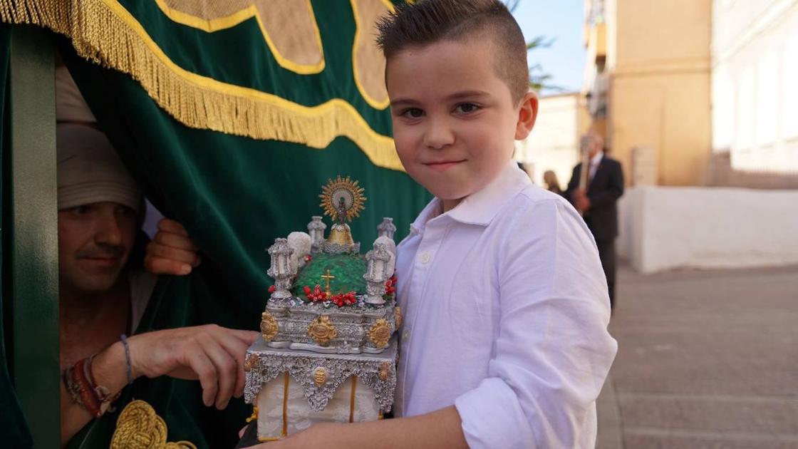 La Virgen del Pilar procesiona por las calles de Berja