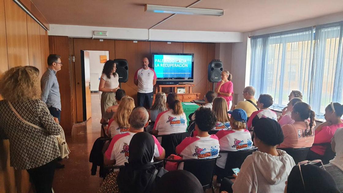 El 'bote dragón' que regenera cuerpo y mente en Adra