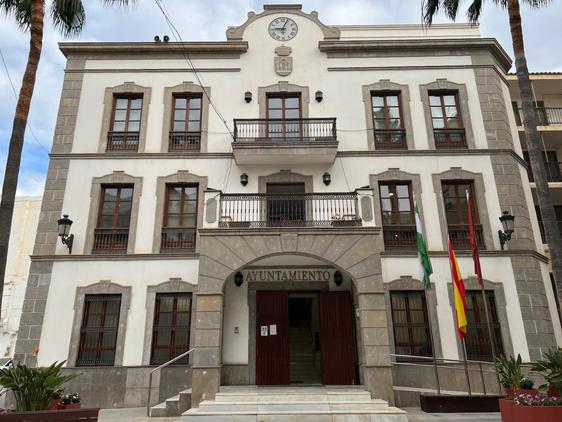 Adra sienta las bases para combatir posibles ataques informáticos