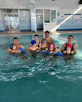 Siempre Valientes dispone de la Piscina Municipal los domingos