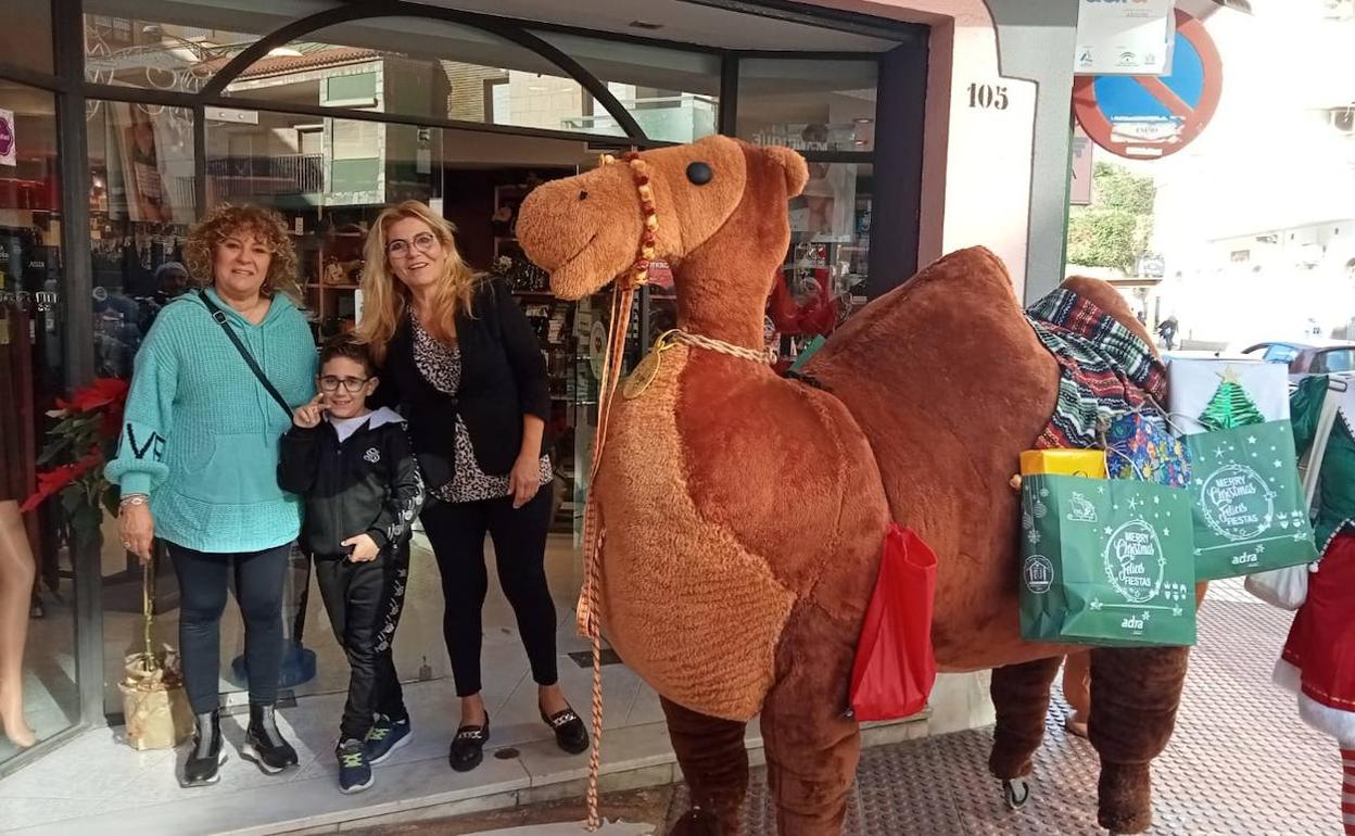 El pequeño comercio de Adra atrae a 1.600 clientes a través de la Tarjeta de la Fidelidad
