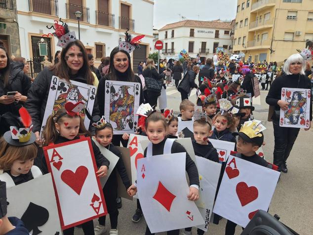 Fotos: Más de 2.000 niños toman las calles de Adra para disfrutar del Carnaval