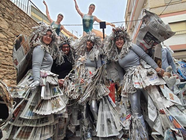 Fotos: Más de 2.000 niños toman las calles de Adra para disfrutar del Carnaval