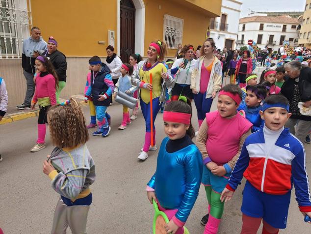 Fotos: Más de 2.000 niños toman las calles de Adra para disfrutar del Carnaval