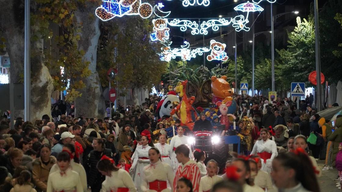 Sus Majestades de Oriente desfilan por la comarca