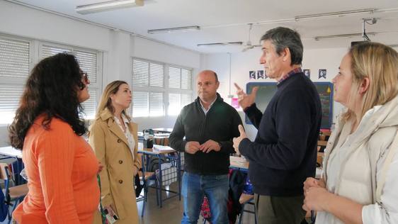 Los colegios Abdera y Pedro Mena lucen nuevas cubiertas