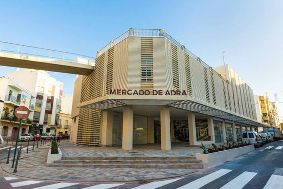 Adra instalará un punto digital de ayuda al ciudadano en el Mercado