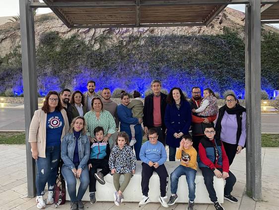 La Torre de los Perdigones se viste de azul para visibilizar el autismo