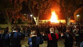 Vino, habas y tocino en los Humarrachos de Berja