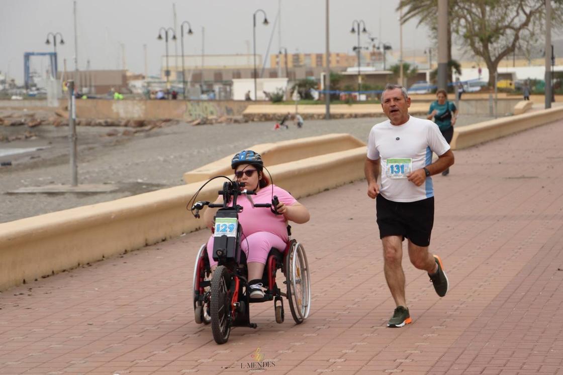 La carrera del Club Triatlón de Adra «coge cuerpo»